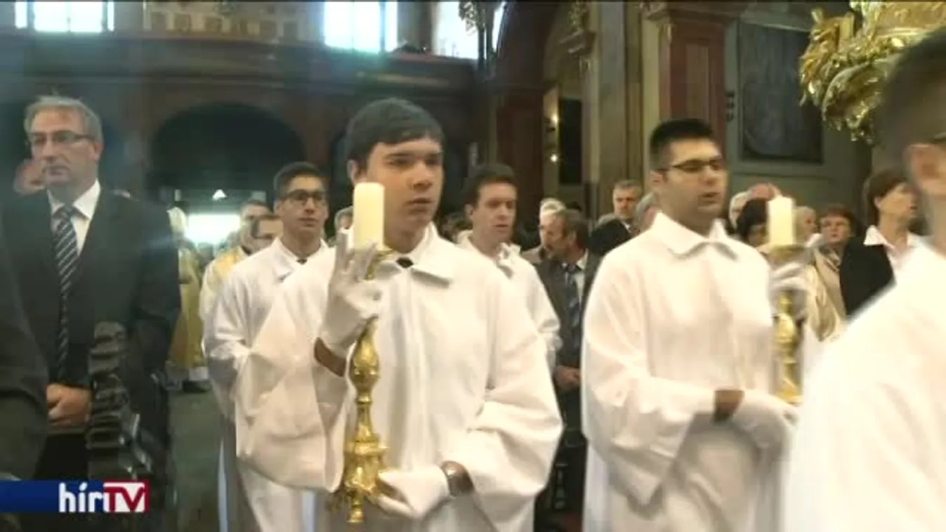 Jubiláló házasoknak misézett Veres András