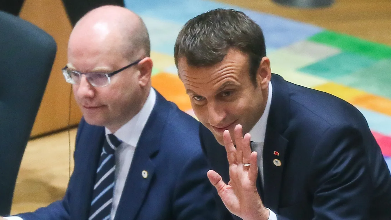 Macron ügyesen megosztotta Közép-Európát