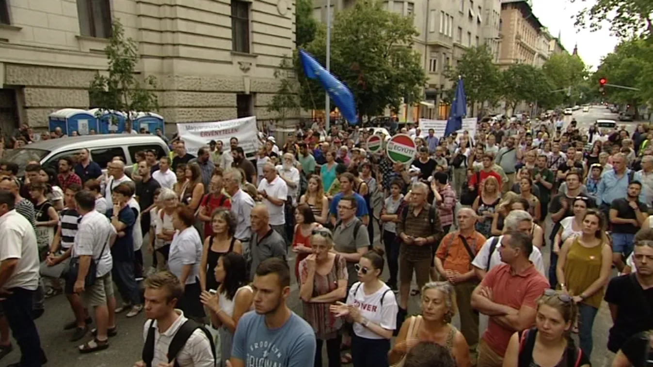 Az ukrán oktatási törvény ellen tüntetnek vasárnap Budapesten