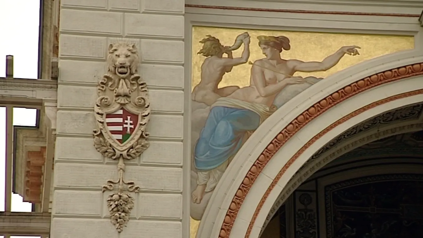 A kormány rátette a kezét egy valódi marsallbotra