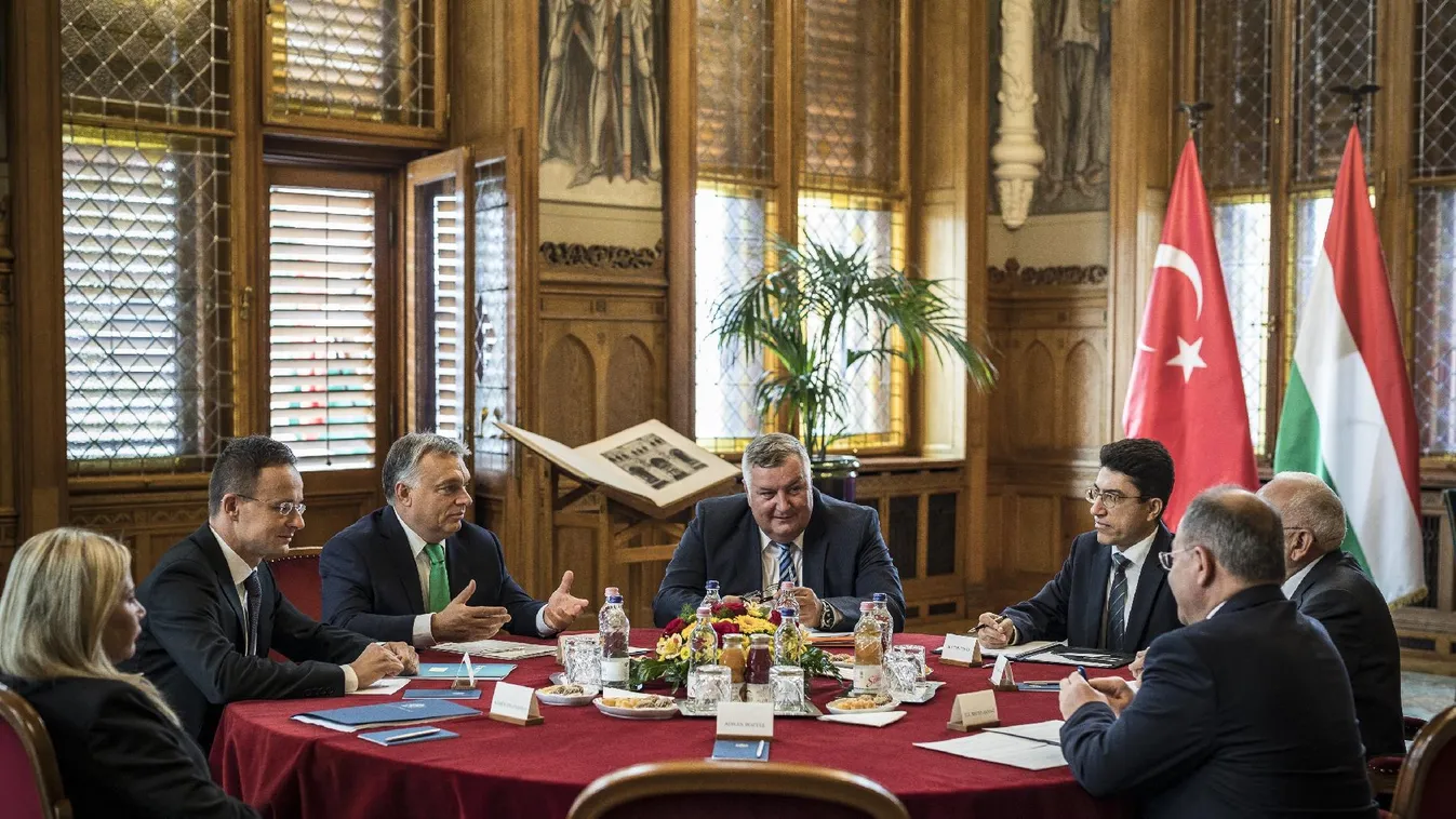 Európáról is tárgyalt Orbán a török kormányfő helyettesével