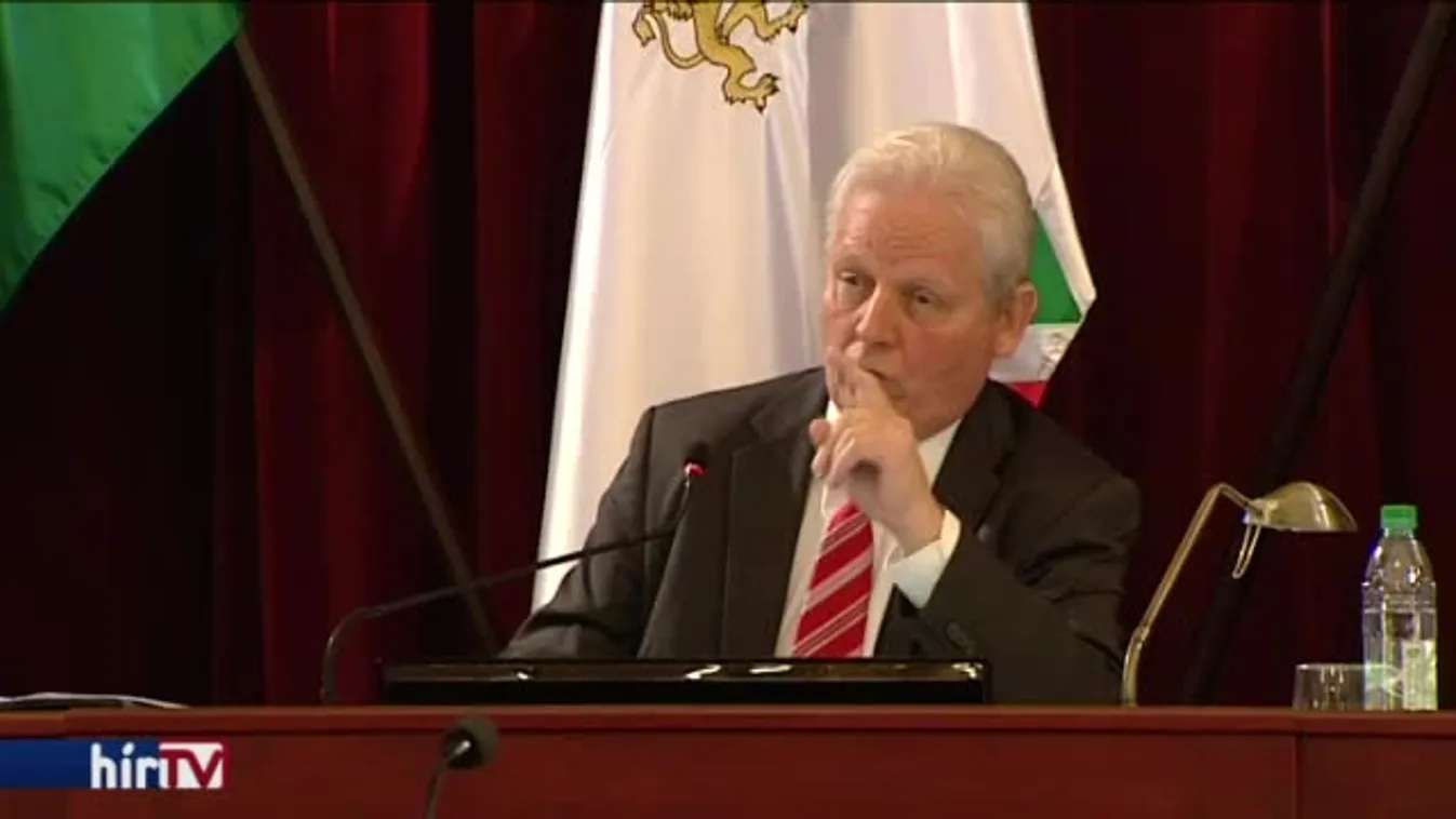 Tarlós István a fővárosi közgyűlésen a Római-parti gátról