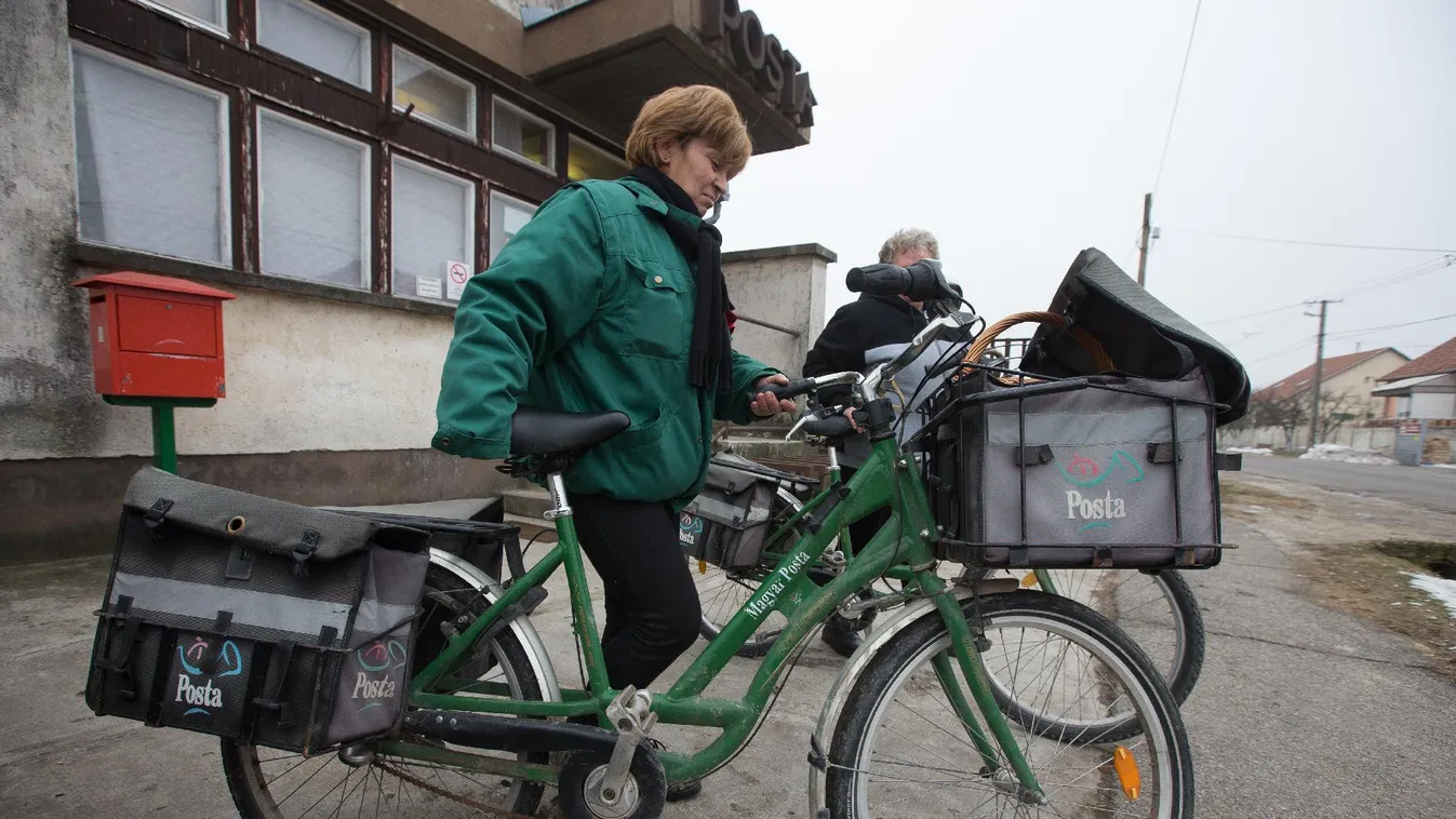 Új ruhát kapnak a postások