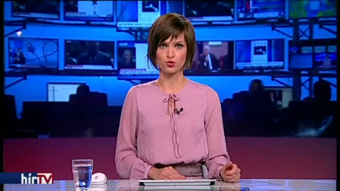 Apróhirdetésekben keresnek tanárokat, a kormány mindent rendben lát