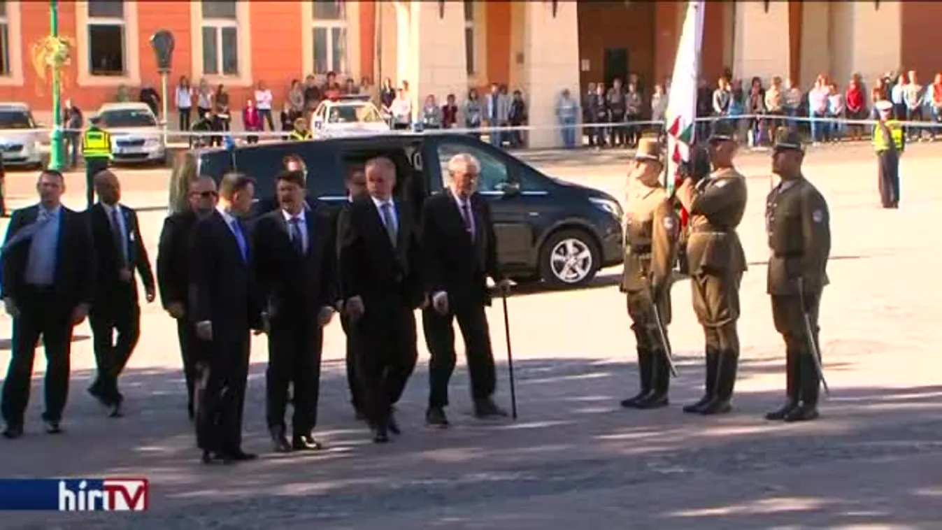 Áder fogadta a V4-es államfőket