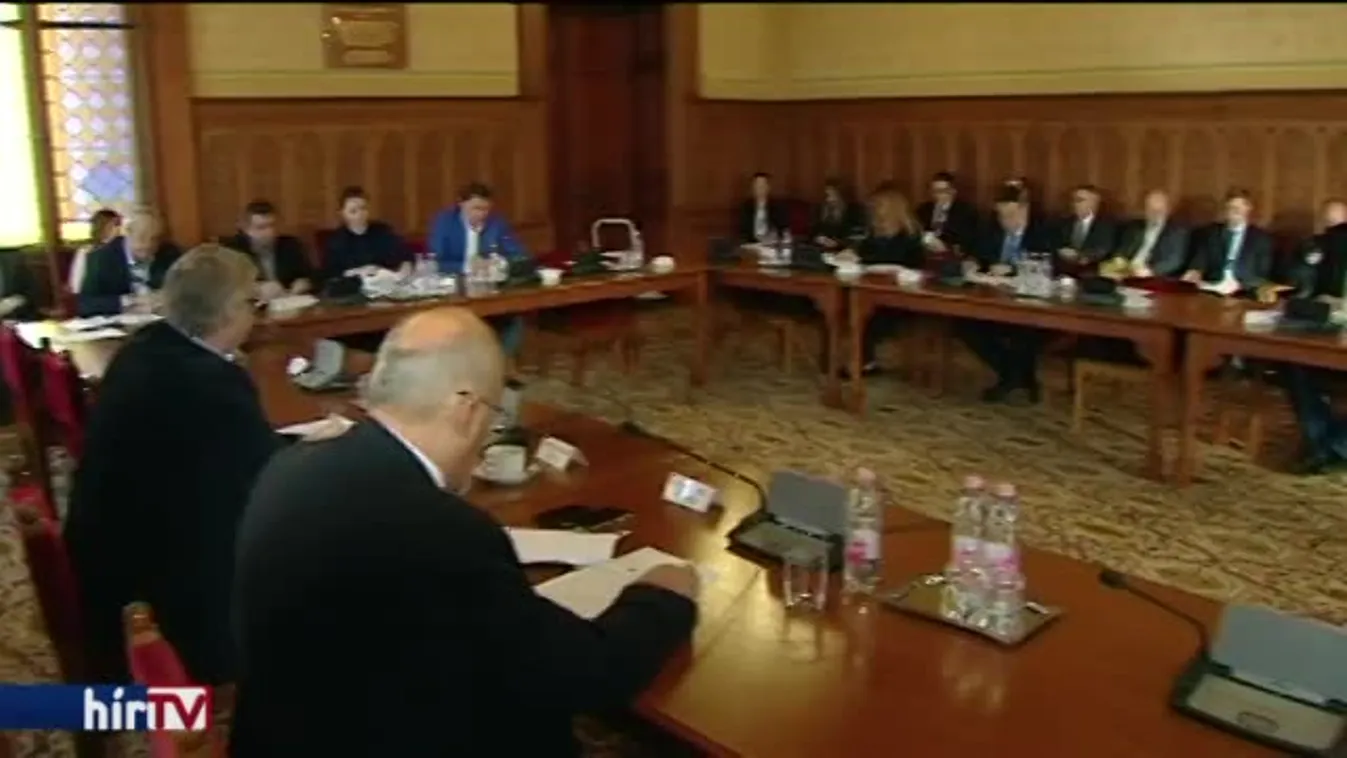 Megszavazták a Czeglédy Csaba elleni határozatot