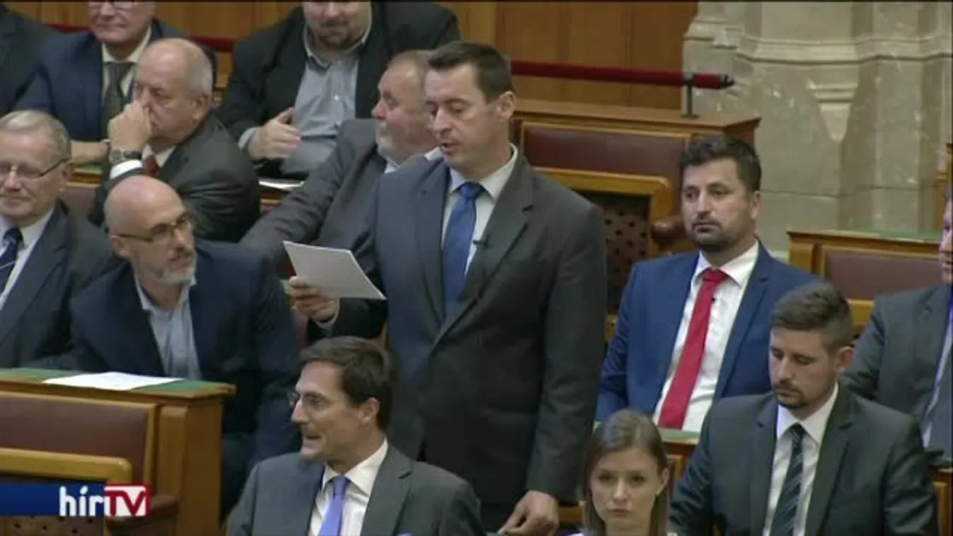 Botkával viccelődött Gulyás Gergely