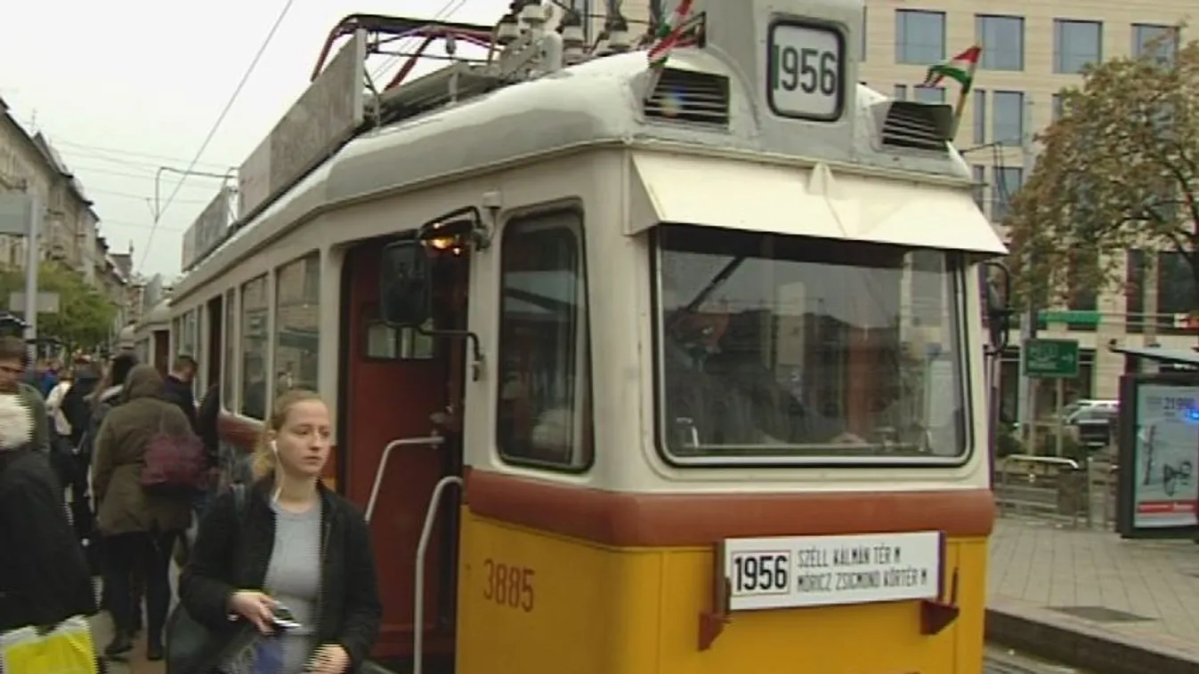 Sokan ültek fel az ünnepi villamosjáratra