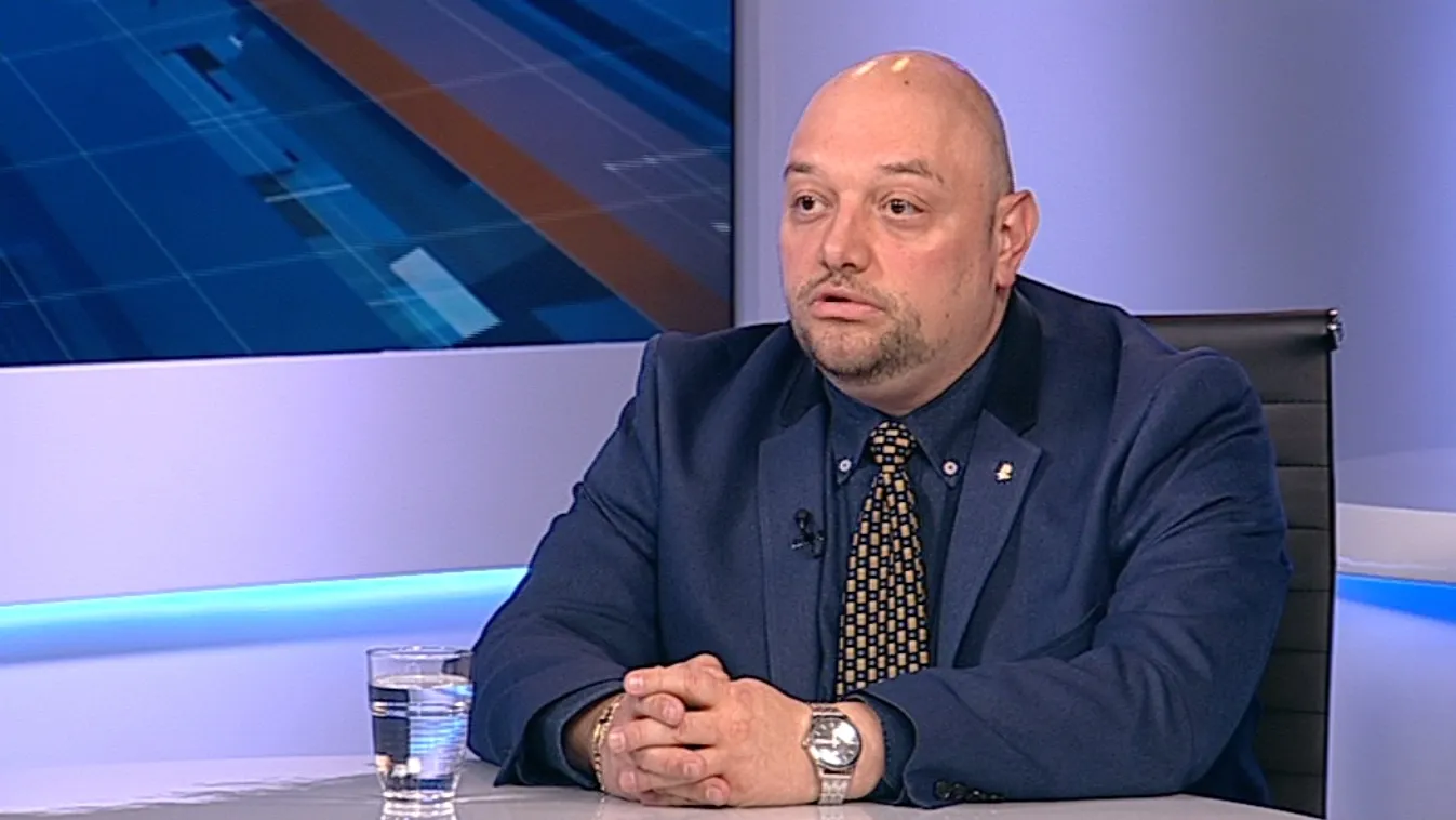 Illetéktelen kezekben