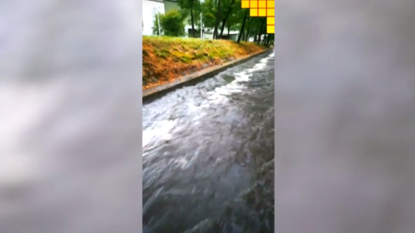 Ömlik a szennyvíz a Ráckevei-Duna ágba