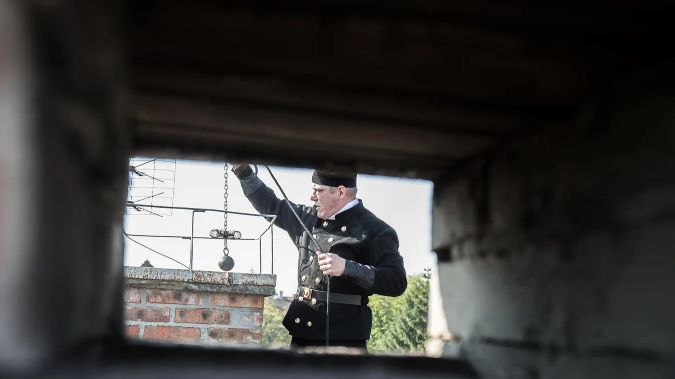 Tüntetnek a kéményseprők, miután eltörölték a kötelező kéményellenőrzést