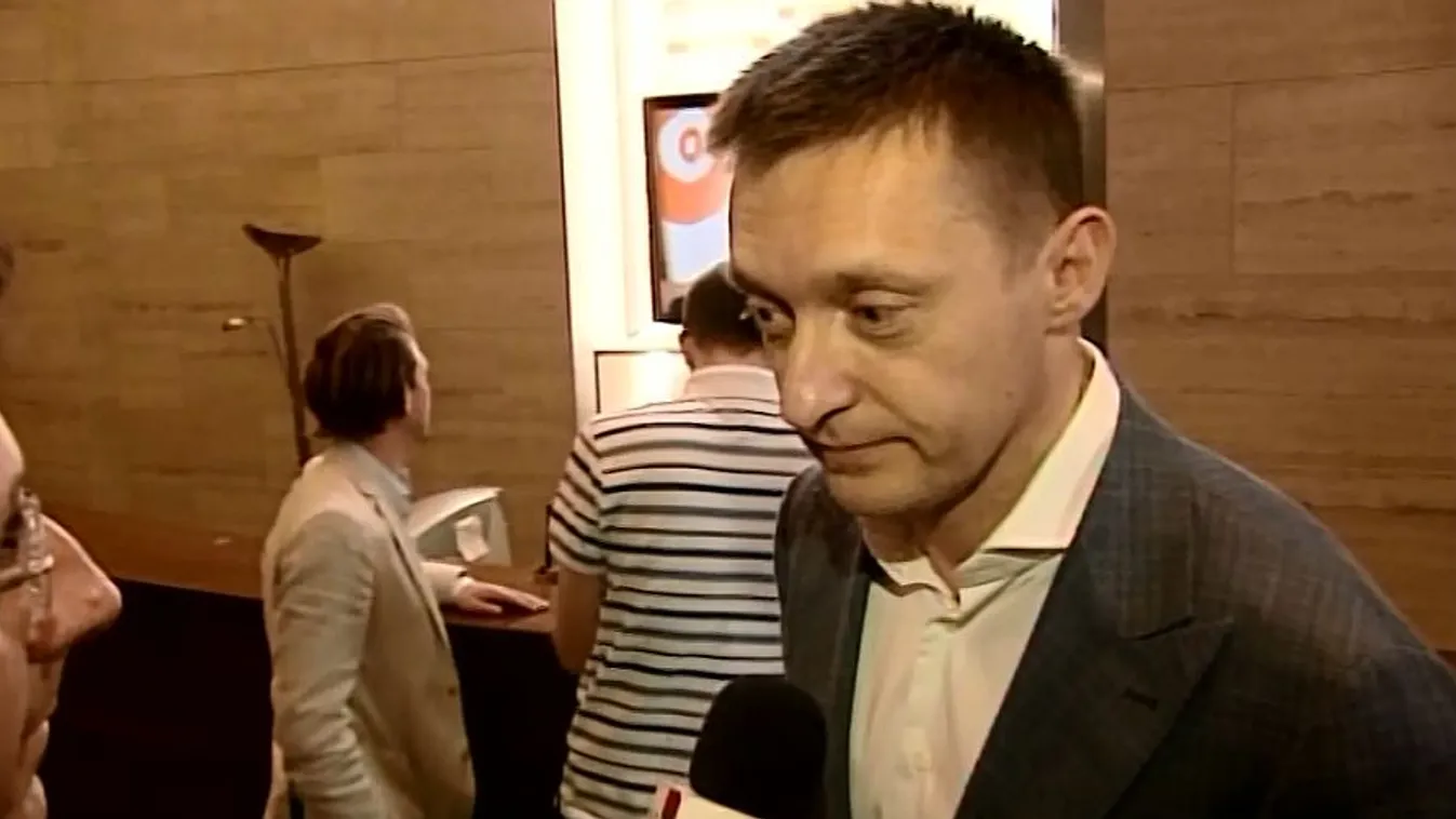 Más cég happolta el Rogán szomszédjának megbízását