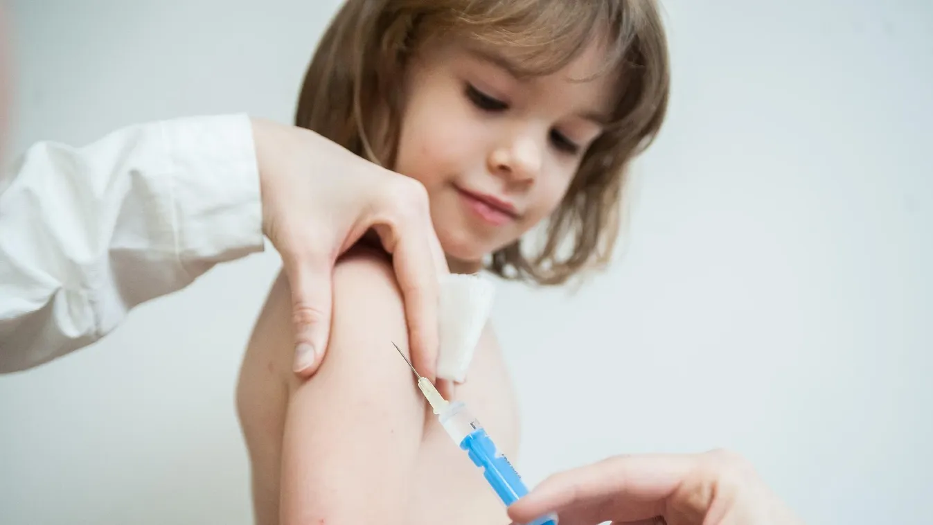 Büntetnek a románok az oltás mulasztásáért