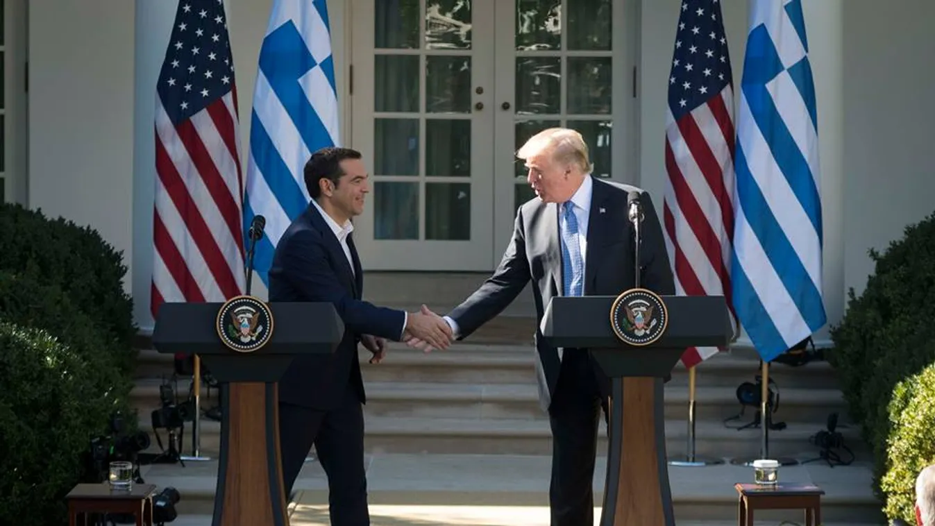 A fasorban se: egy bájvigyorra sem vagyunk jók Trumpnál