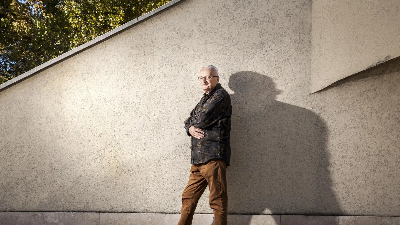 „Egyszerre élünk az űrkorszakban és a kőkorszakban”