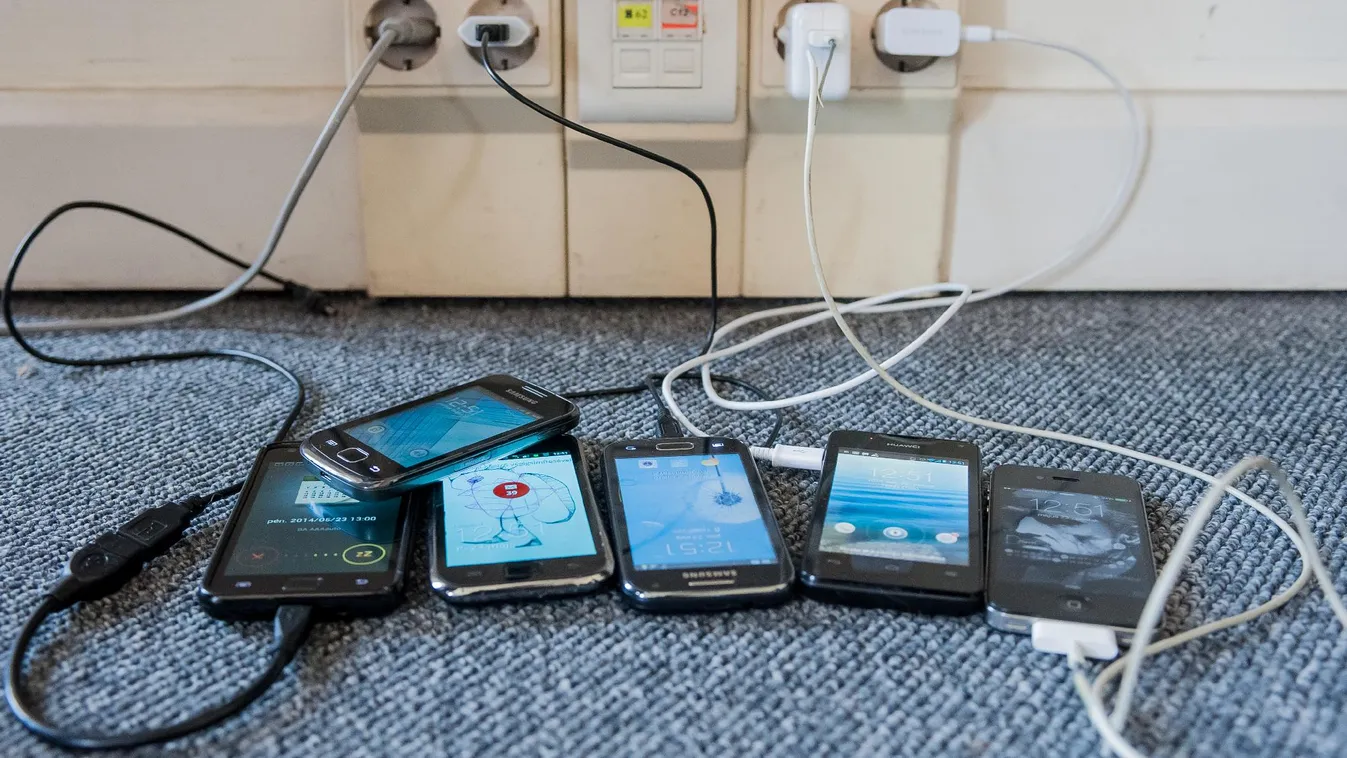 Hétszázezer telefonszámot függesztettek fel