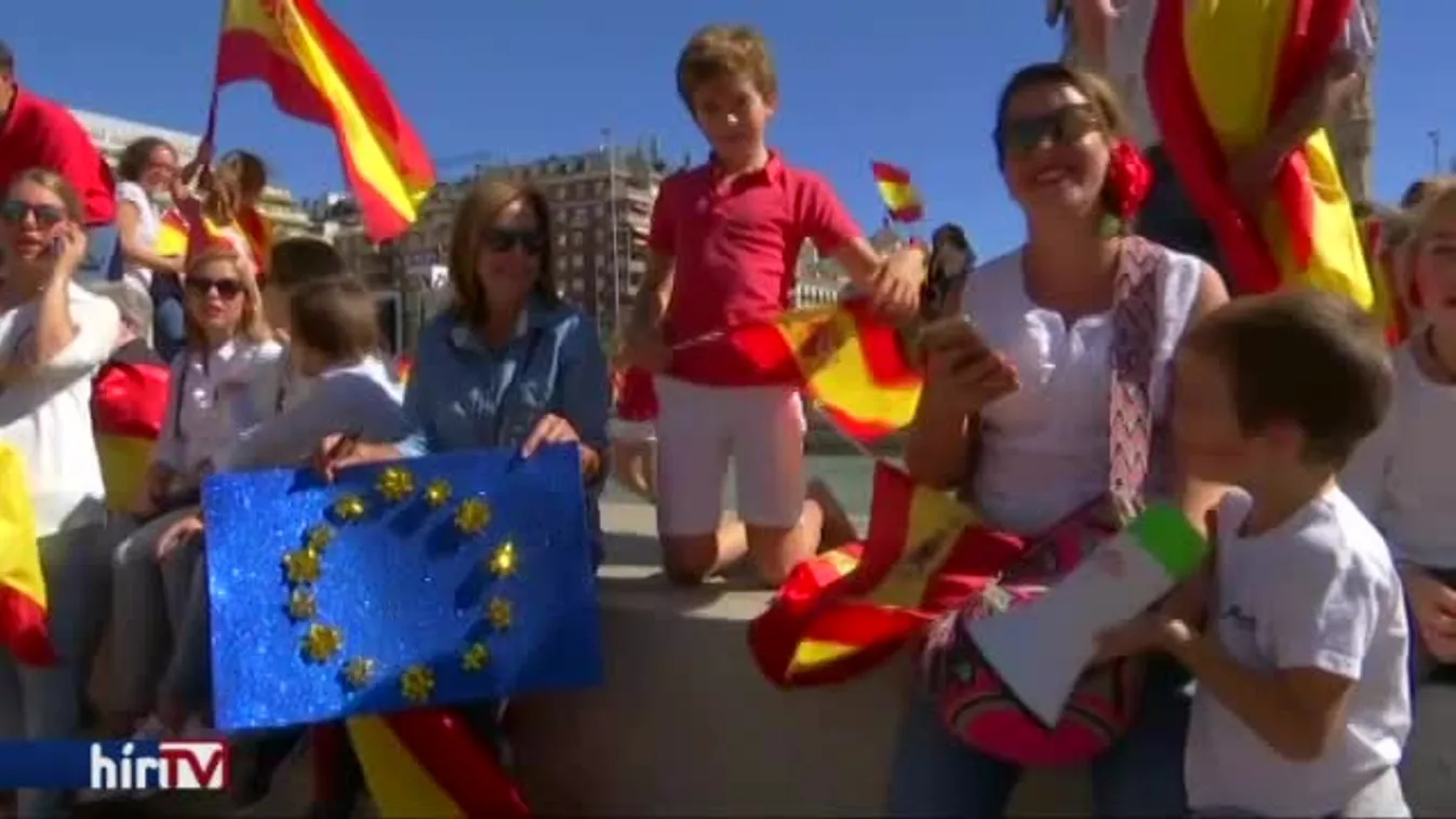 Ezrek tüntettek Katalónia függetlensége ellen