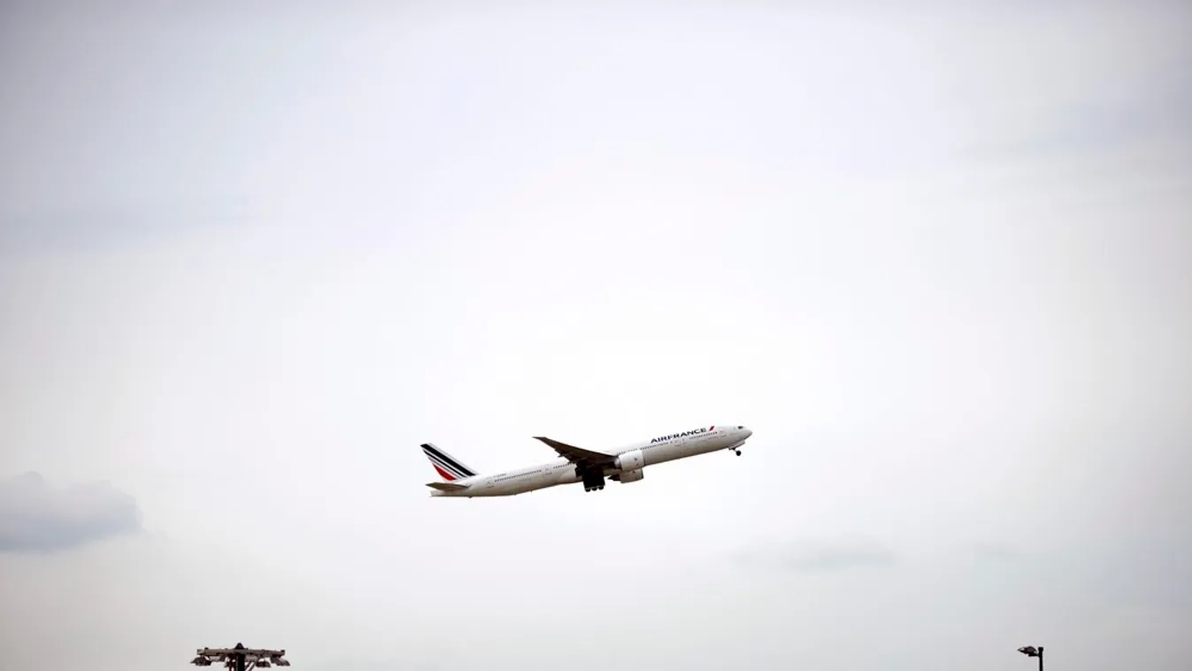 Tízezer méter magasan hibásodott meg a futómű