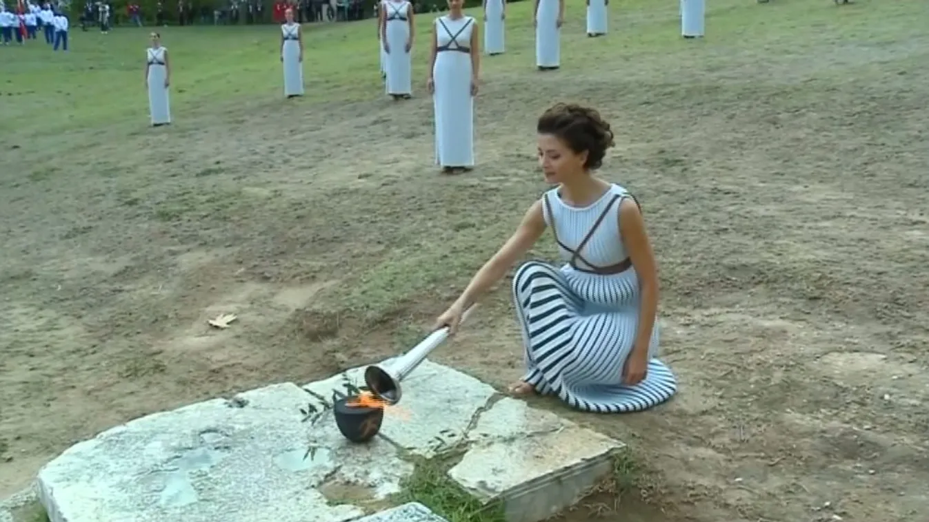 A görögországi Olümpiában fellobbant a 2018-as téli olimpia lángja