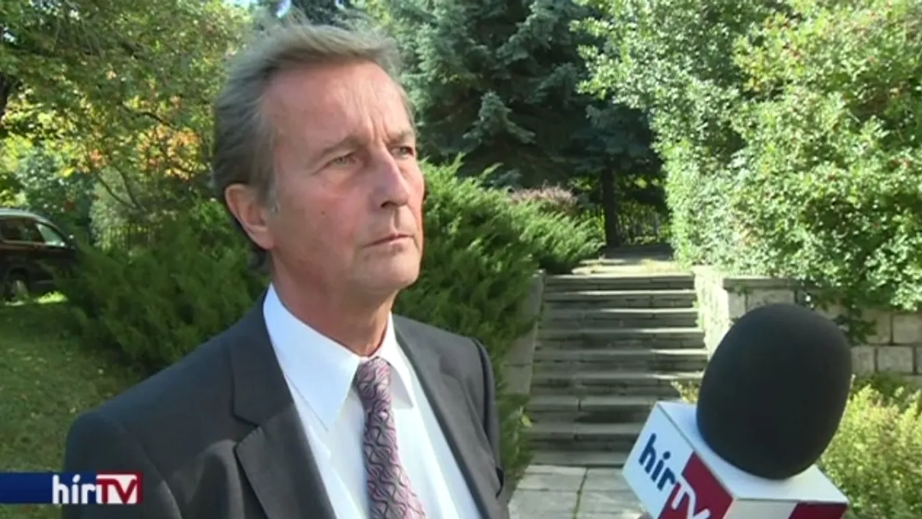 Feladta hallgatását az agrárpolitikus