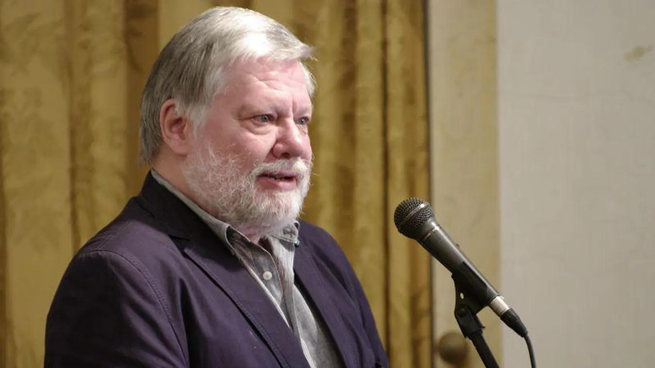 Aki mindenre humorral tekintett: Tarján Tamás emlékére