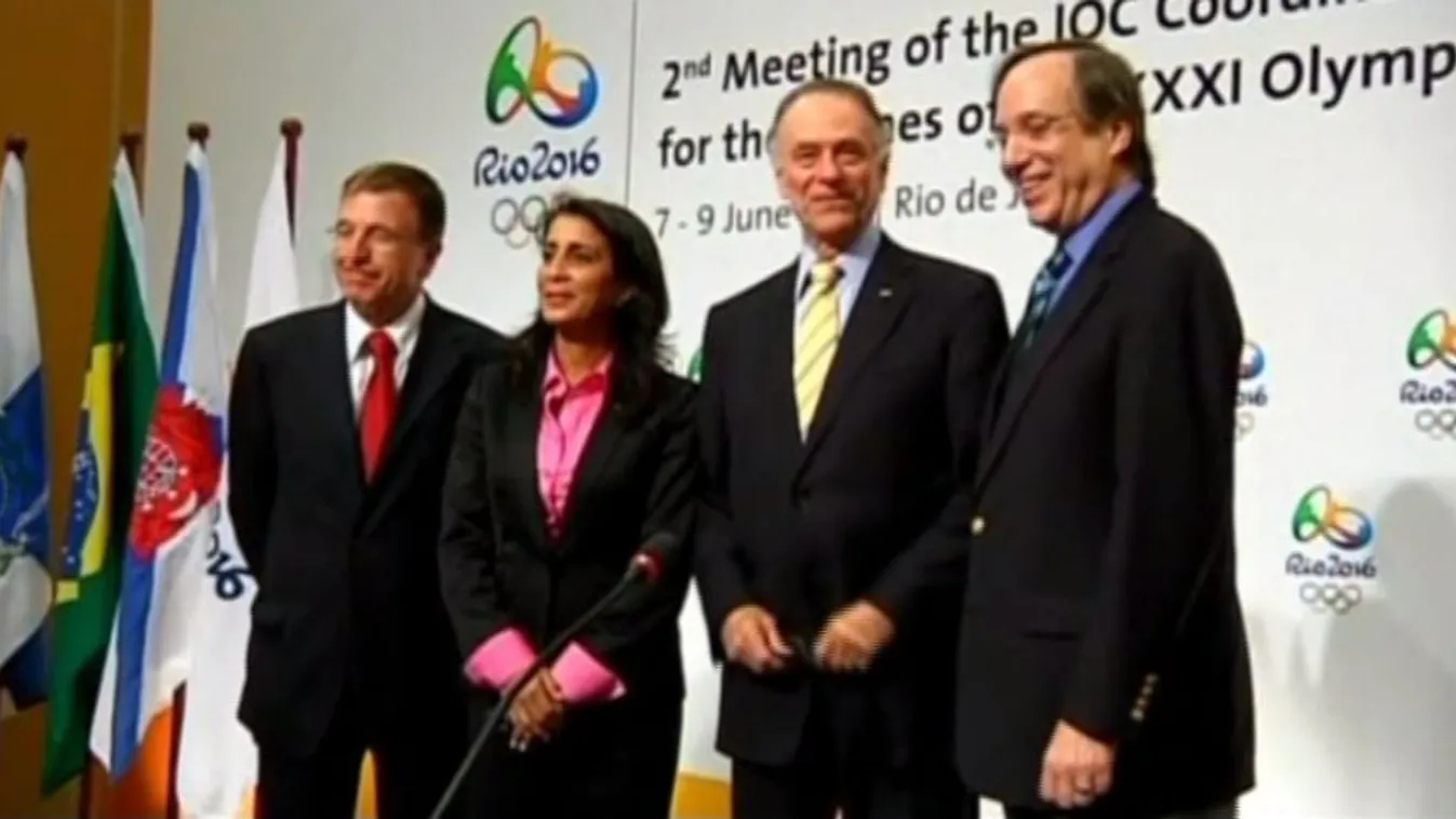 Kattant a bilincs az olimpia bizottság elnökének csuklóján