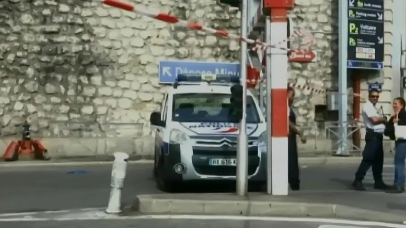 Allah Akbar! kiáltással szúrt halálra két embert