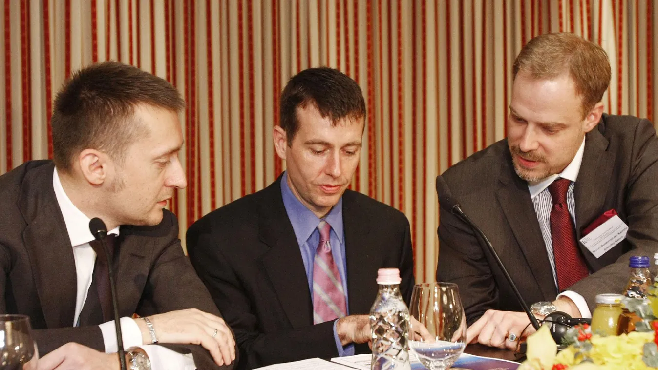 Obama tanácsadója volt a Telekom ajándéka a Fidesznek