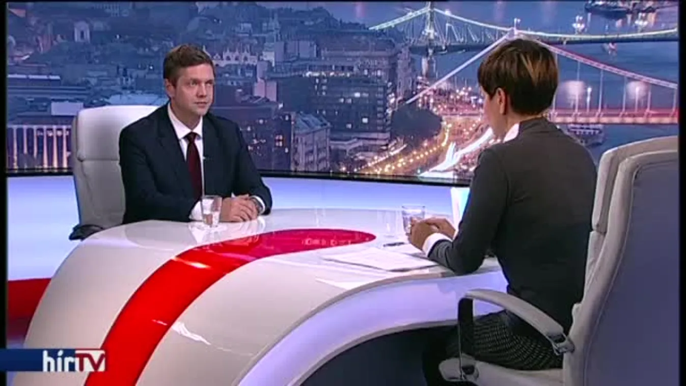 Egyenesen - Kátyúban