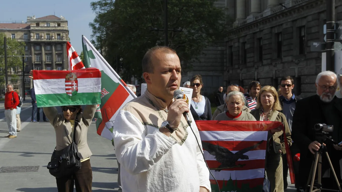 Módosítaná az alaptörvényt a volt jobbikos képviselő