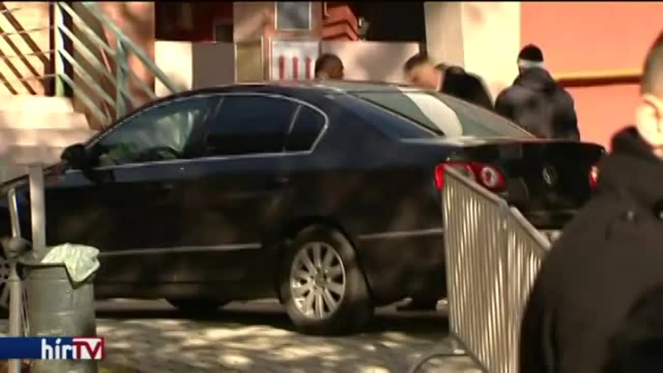 Newsroom - Furcsa dicséret