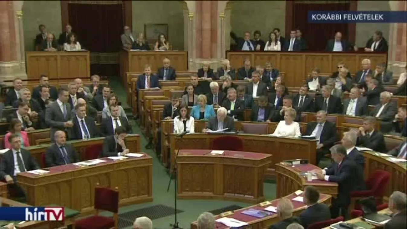 Kilenc javaslatról szavaznak ma a képviselők