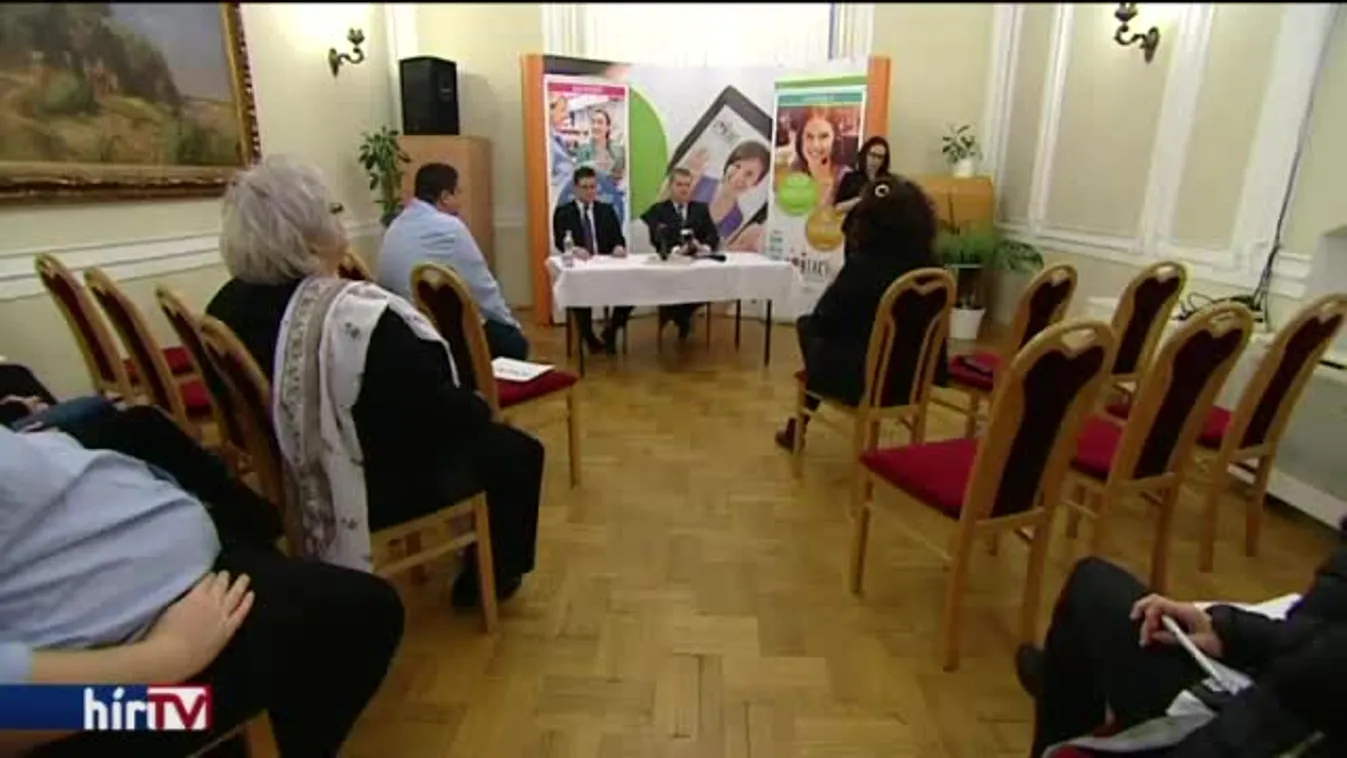 Csak a várakozás jut az időseknek