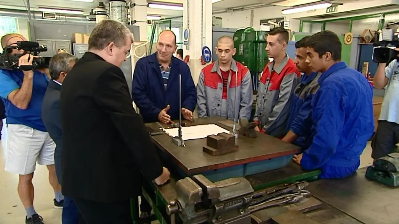 Gyorstalpalókkal képezne munkavállalókat a kormány