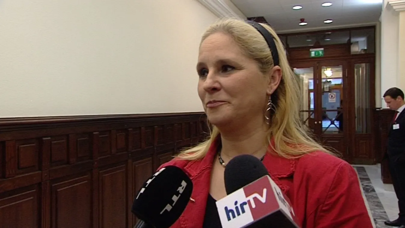 Felmentették a motoros rablót elgázoló nőt