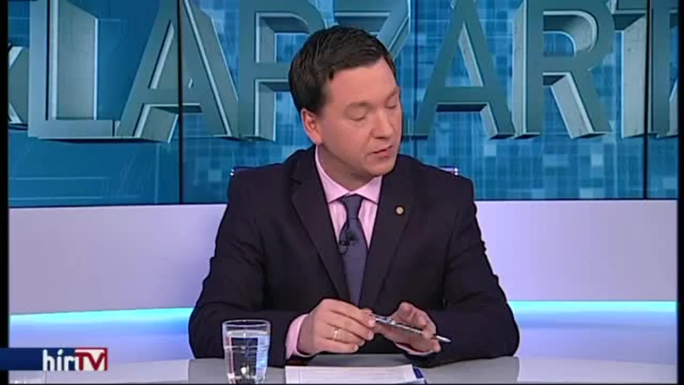 Lapzárta – Nyitott politika