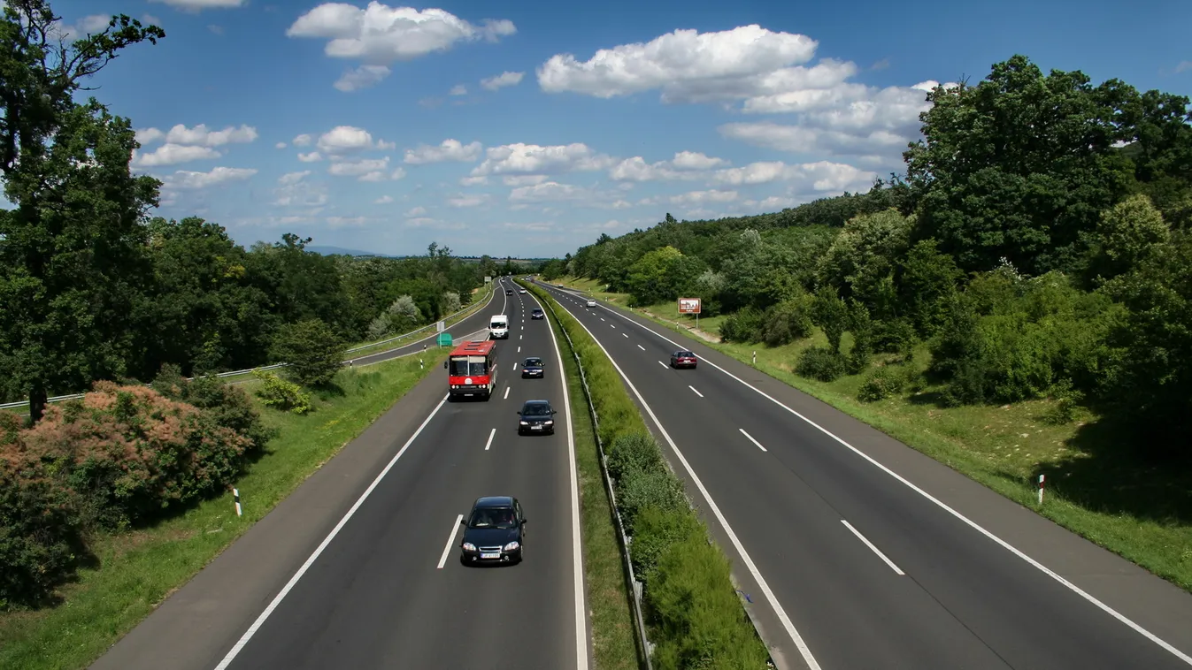 Forgalommal szemben hajtott a részeg kamionos