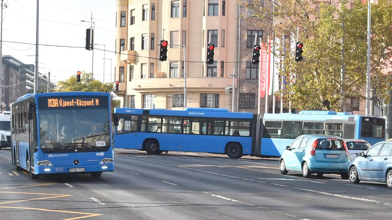 Nem tartják a menetrendet a metrópótlók