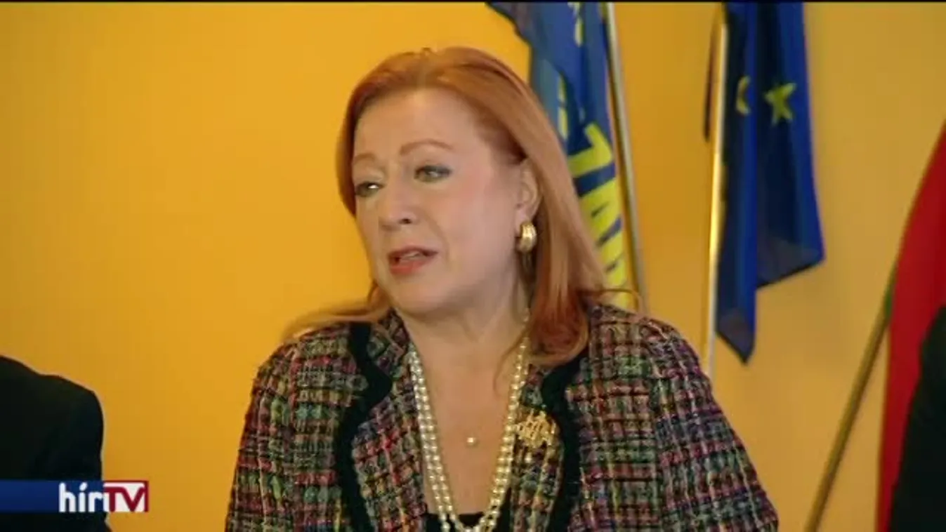 	Béremelést követelnek az egészségügyi szakszervezetek