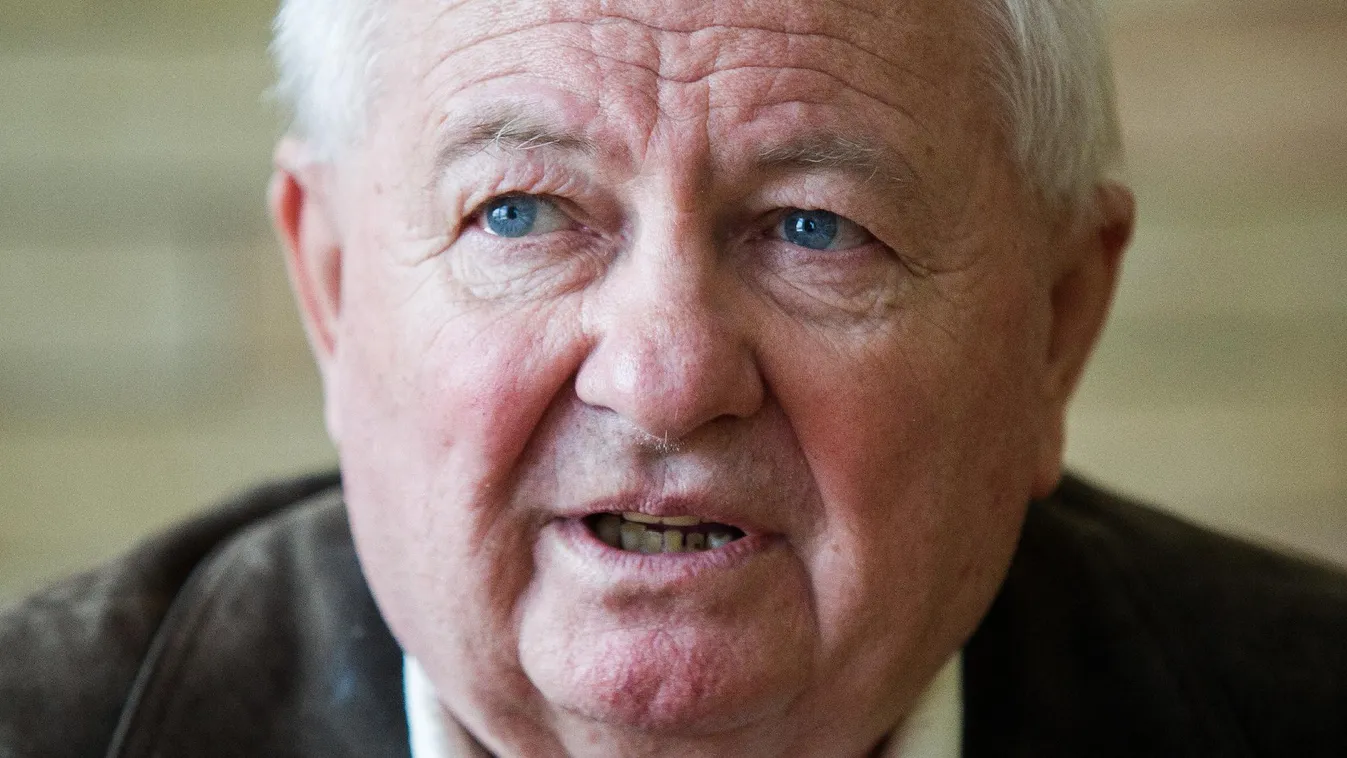 Elhunyt Stadler József