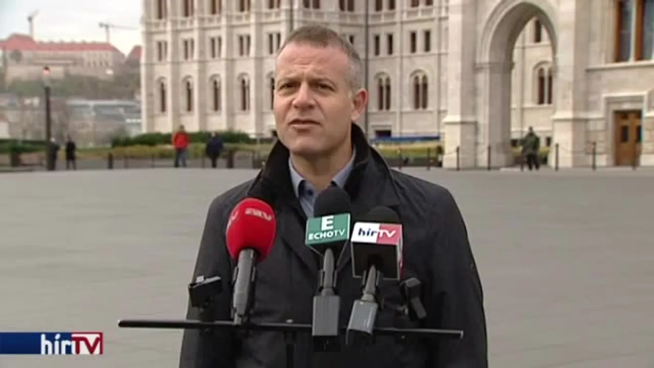 Együtt: szocialista párttitkárok tempója, hogy Tállai András benzinár-csökkentésért "szólt le" a Mol-nak