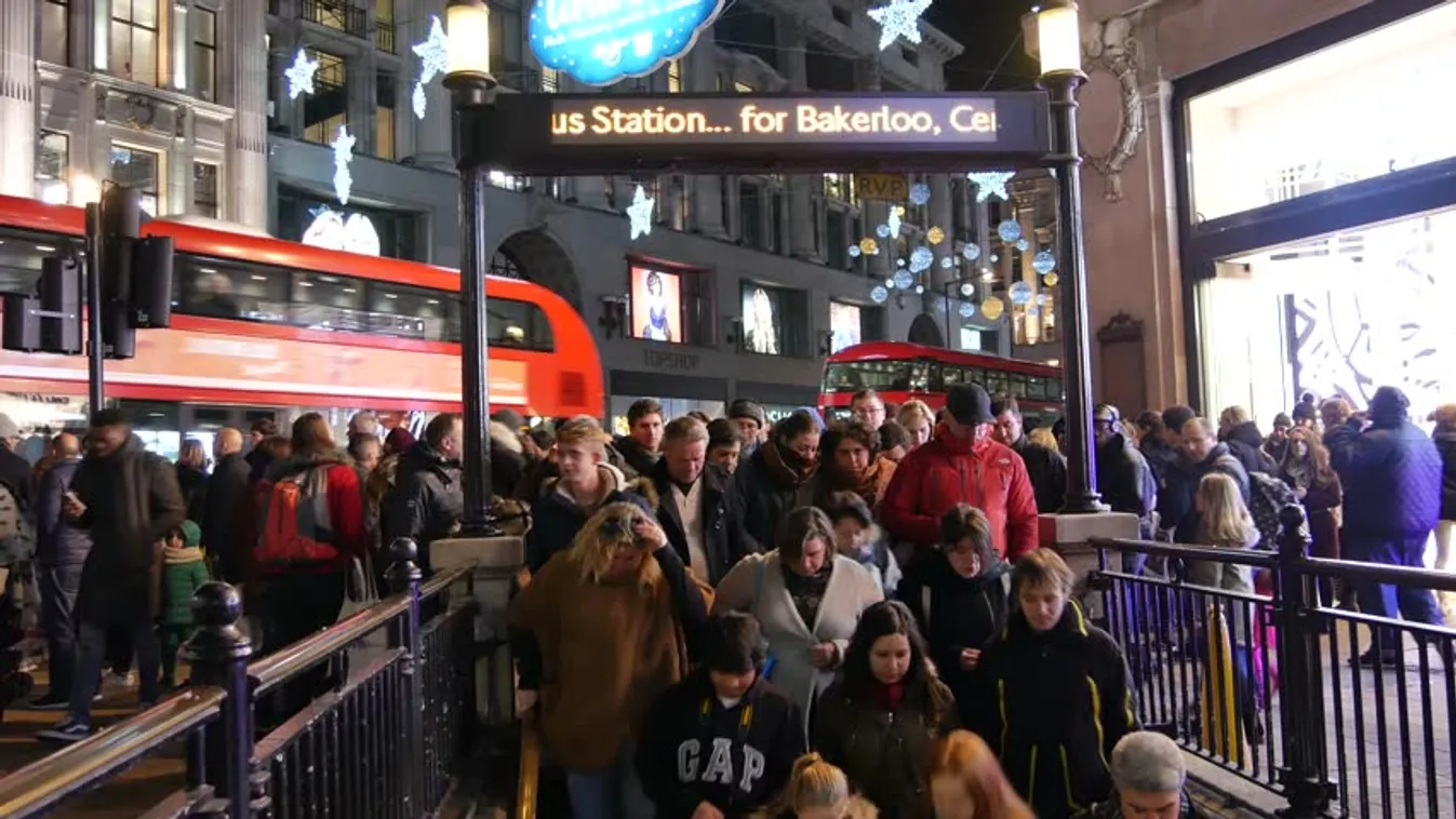 Kiürítettek két metróállomást Londonban