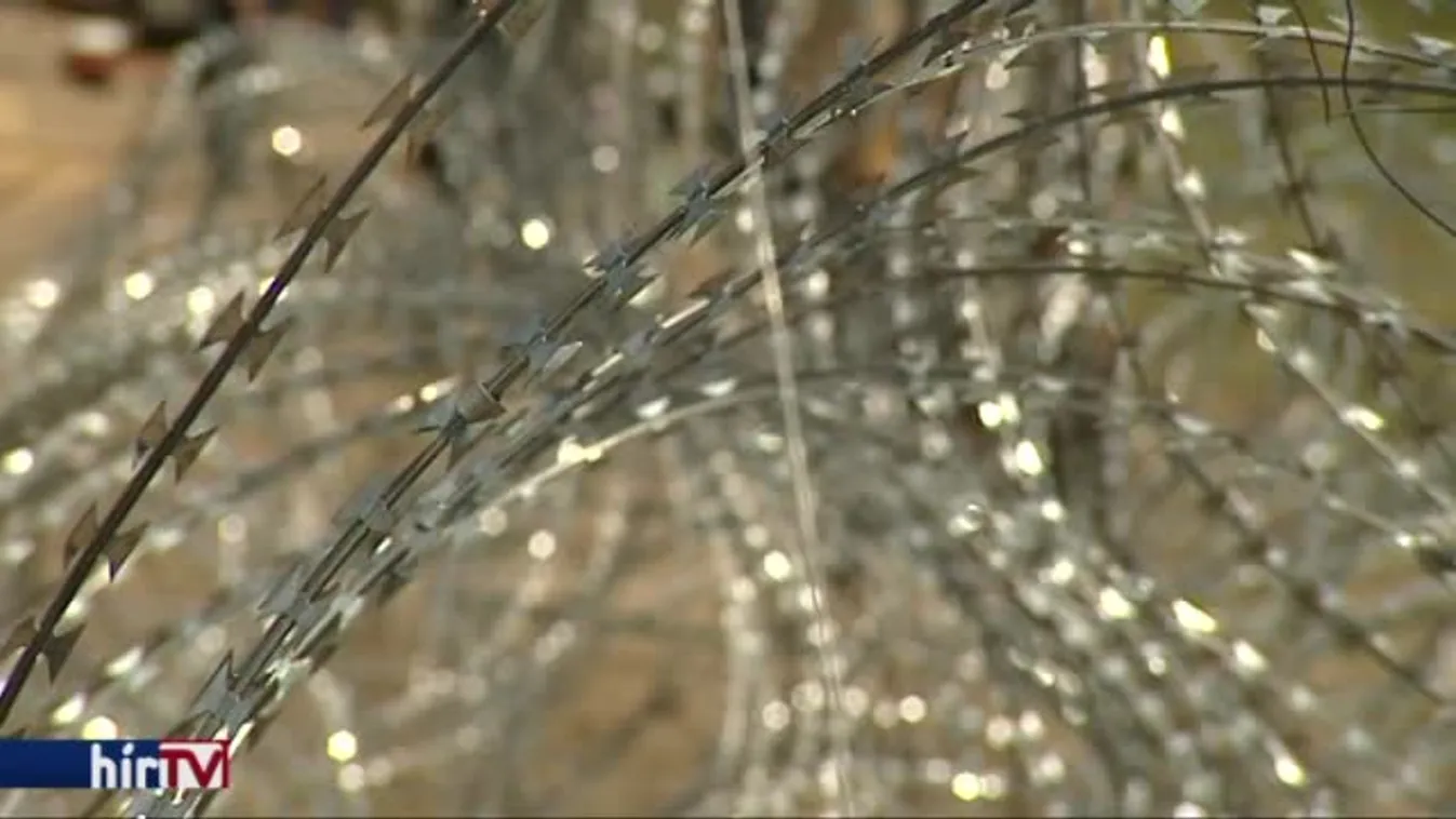 	Házát is elbukhatta volna a déli határkerítést építő vállalkozó