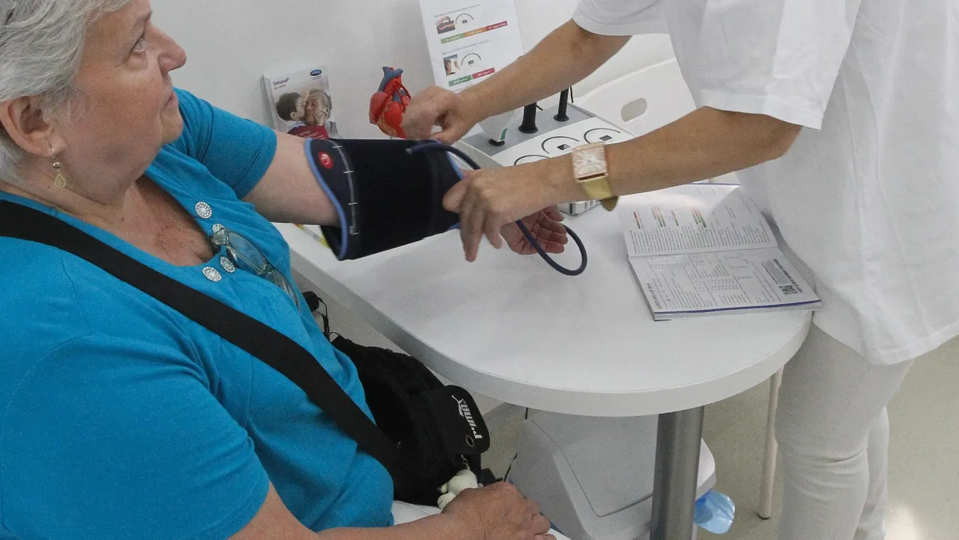 Béremelést követelnek az egészségügyi szakszervezetek