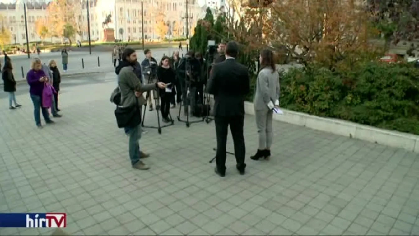 Megfontolják az ügynökakták nyilvánosságra hozatalát