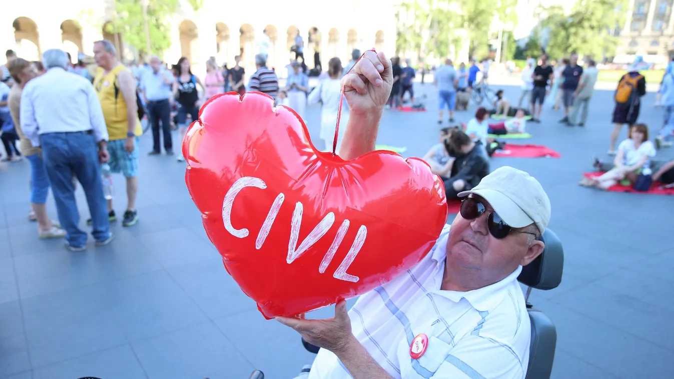 Lehet népszavazni a civiltörvényről