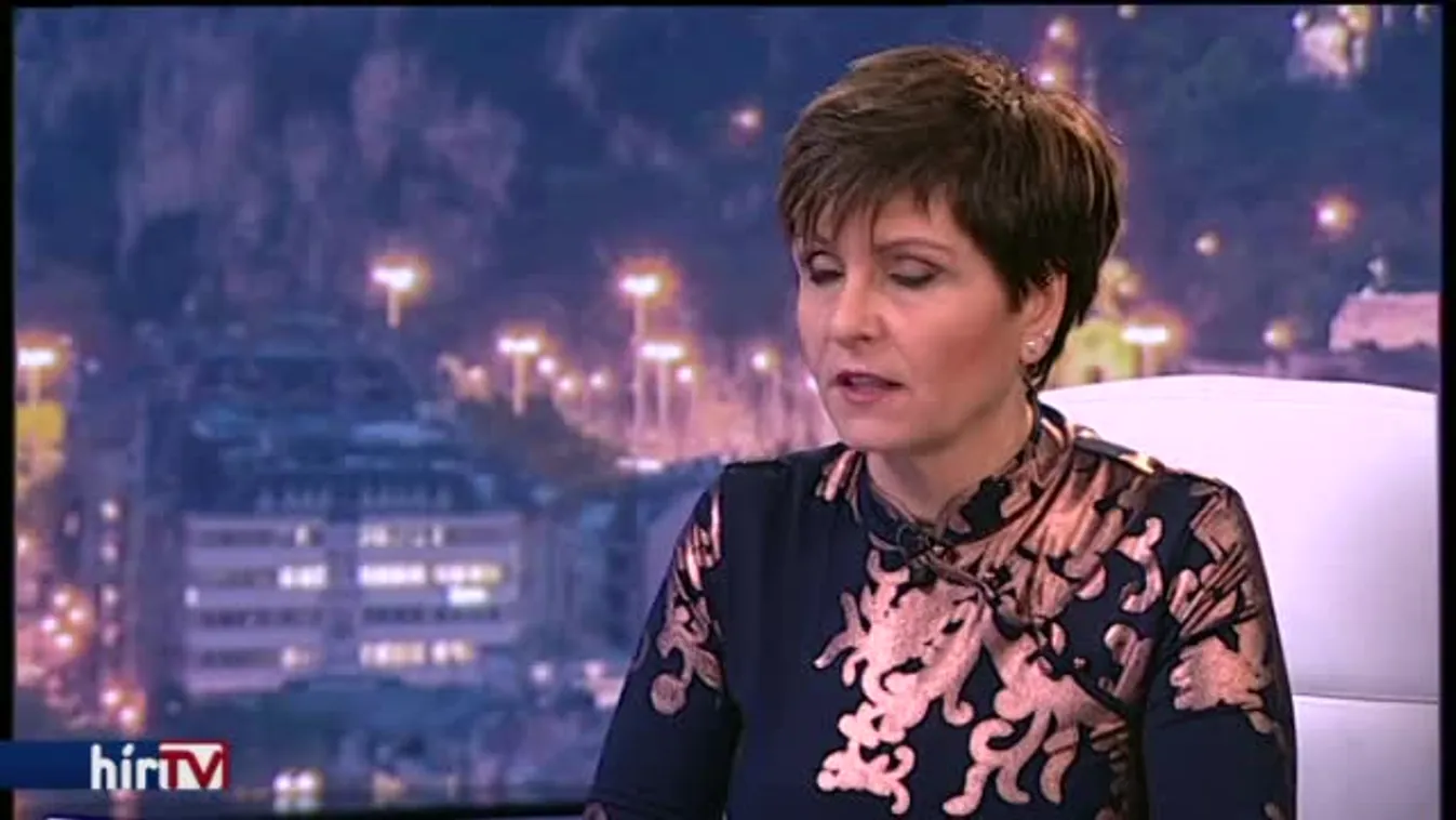 Egyenesen - Romokban