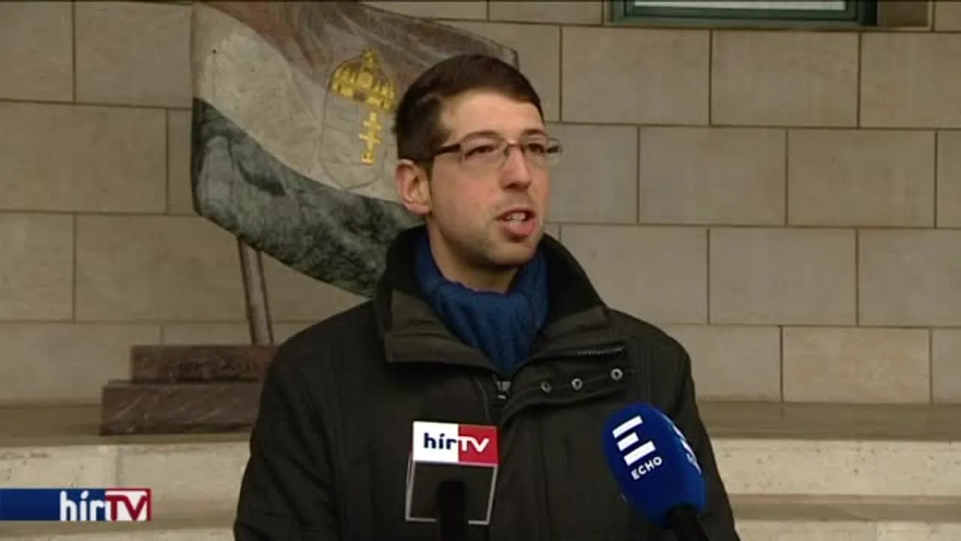 Távvezetés ellen tiltakozik a Párbeszéd