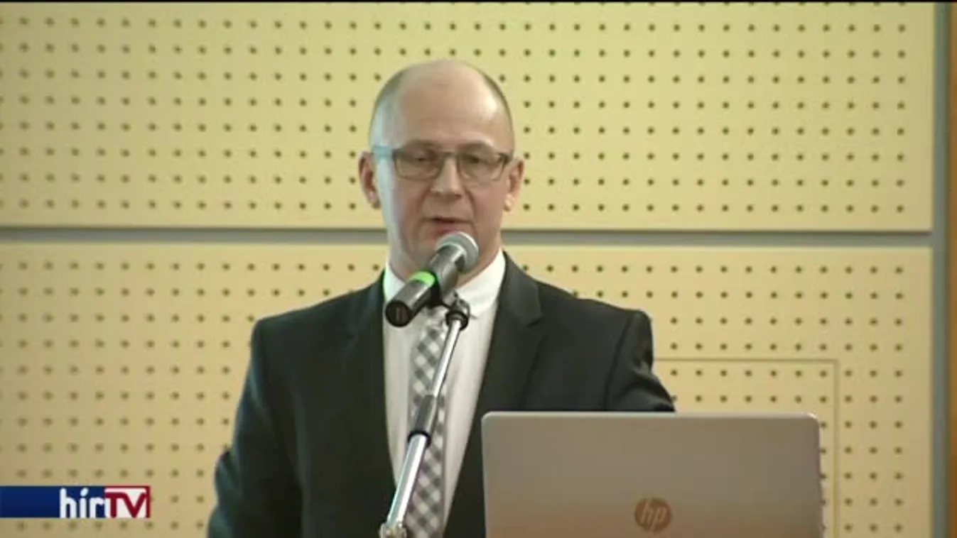 Kérdezni szabad, de választ ne várjunk?