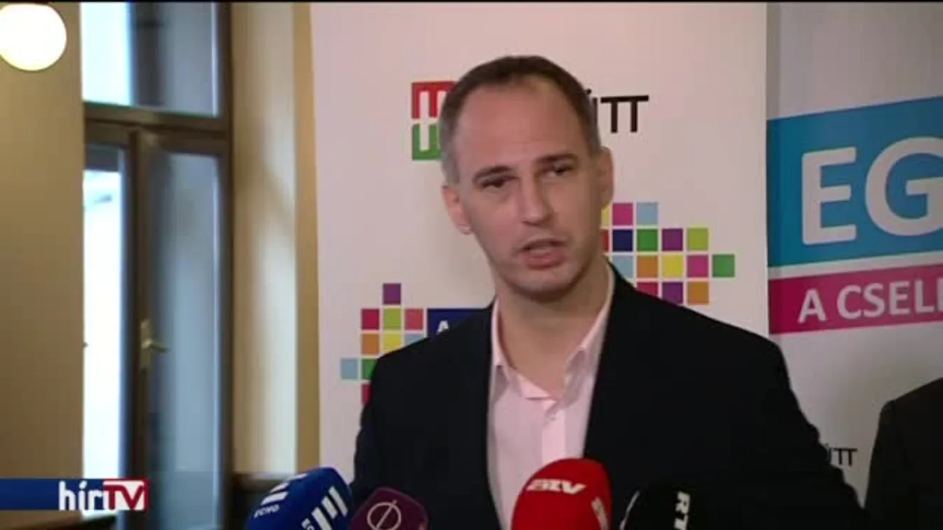 Külön listán indul az Együtt és Gyurcsányék is
